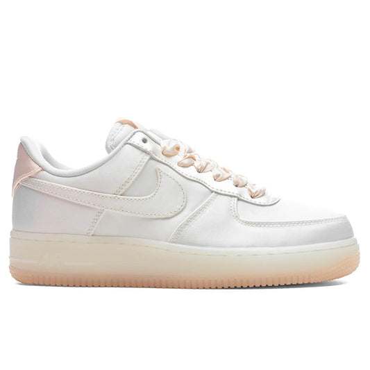 Women's Air Force 1 '07 LV8 - Sail/Sail/Barely Orange